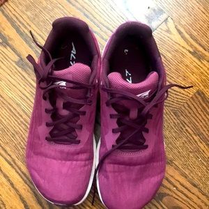 Altra size 9.5, very gently used